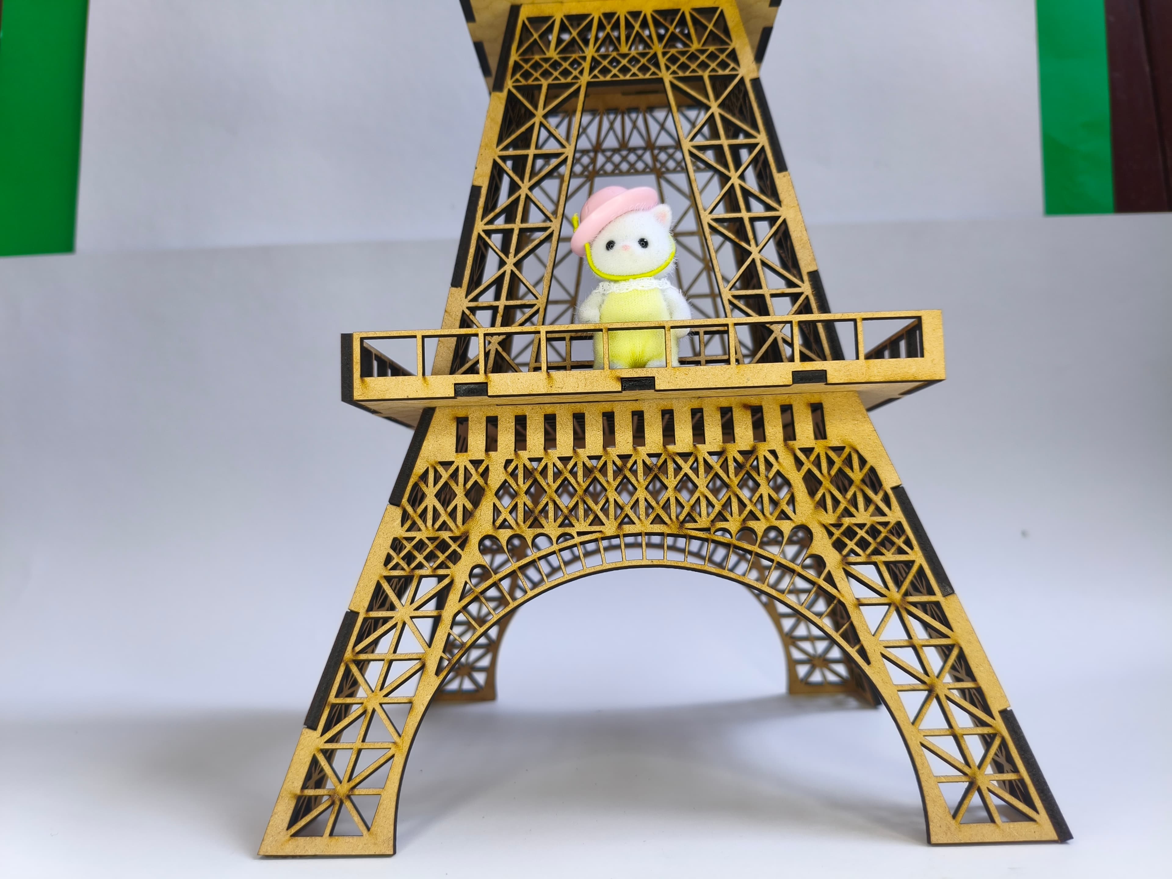 Torre Eiffel Modelo - image 2